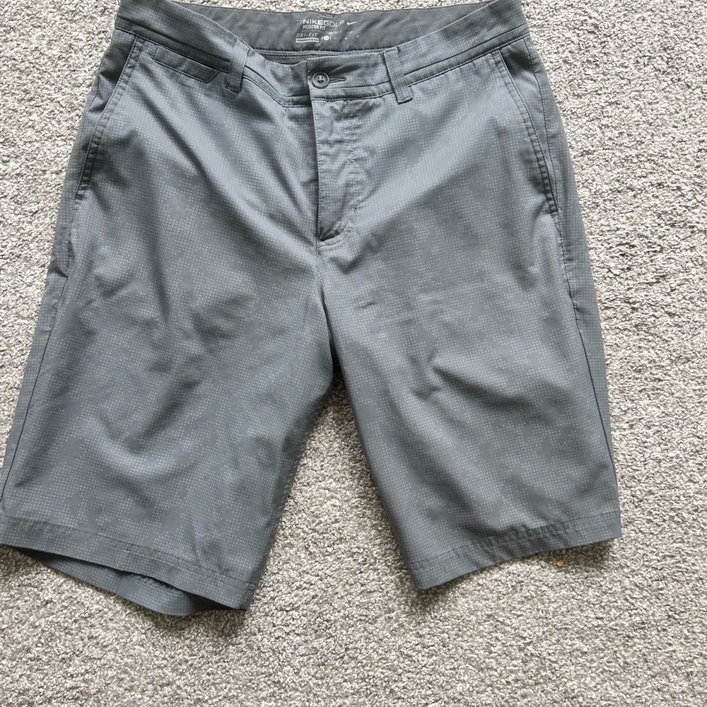 Men's Nike Golf Dri-Fit, Size Medium Gray Shorts - Picture 5 of 7